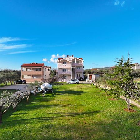 Beachfront Apartments Jermen Sukošan Exterior foto
