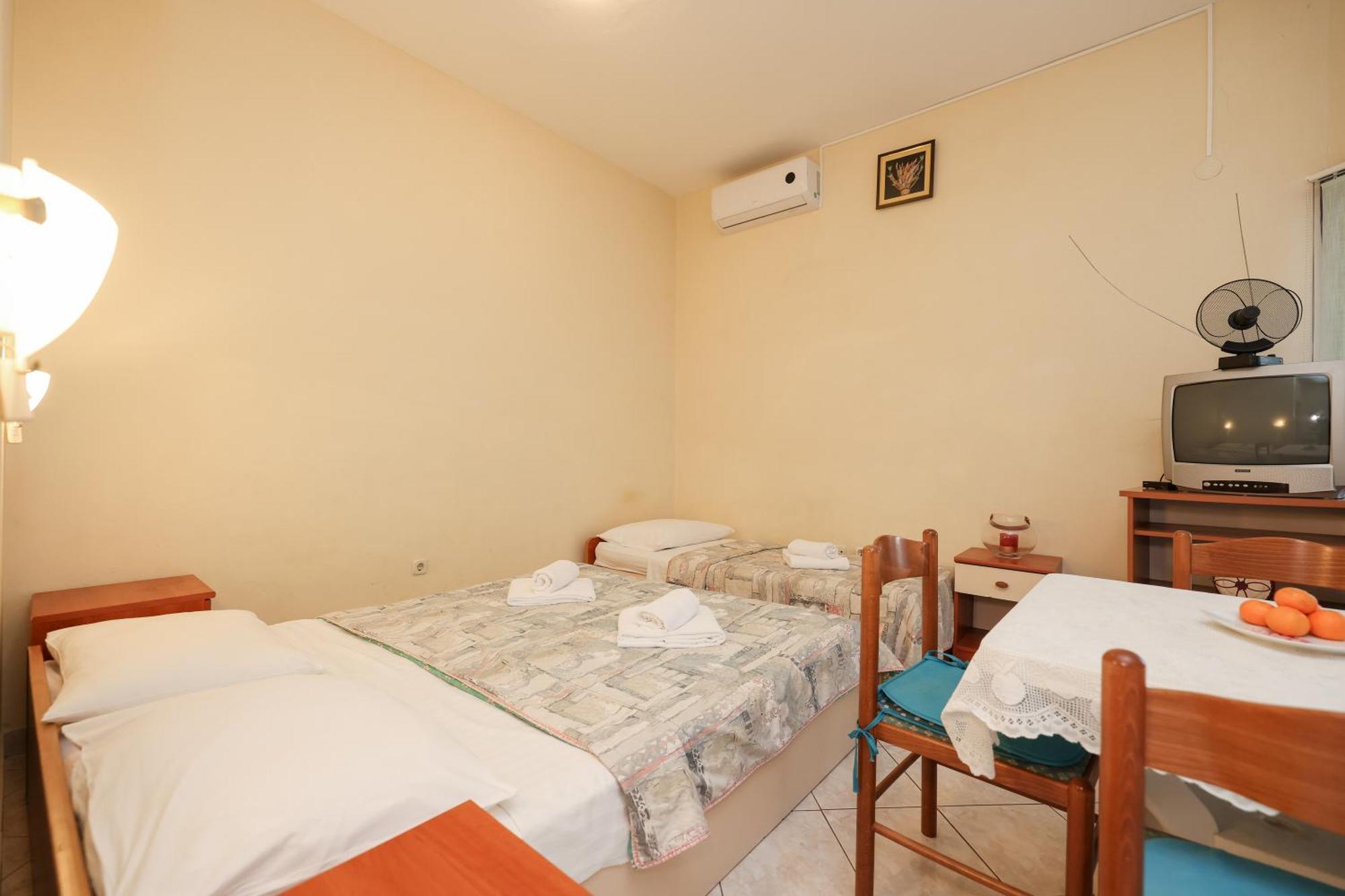 Beachfront Apartments Jermen Sukošan Exterior foto