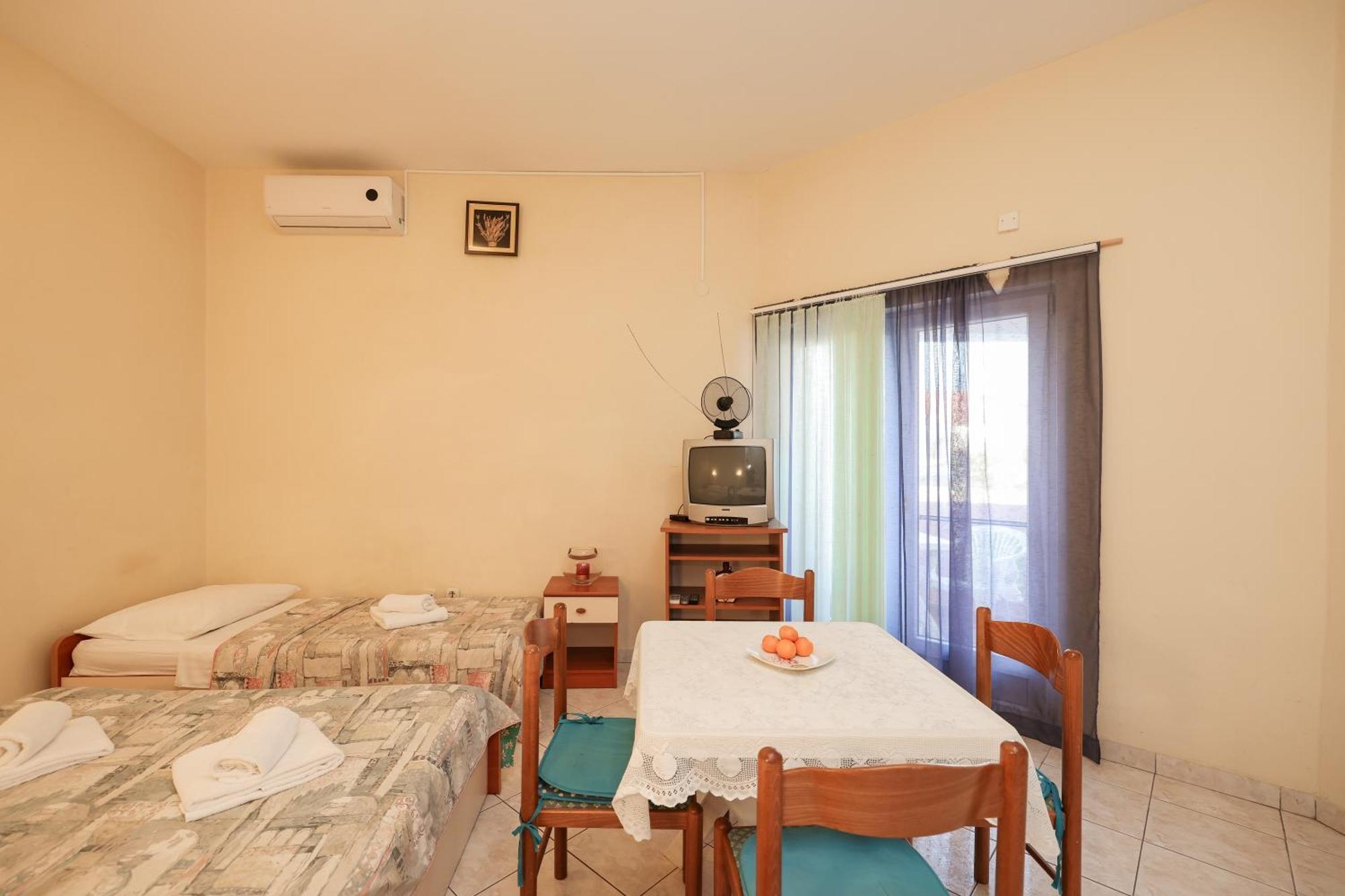 Beachfront Apartments Jermen Sukošan Exterior foto