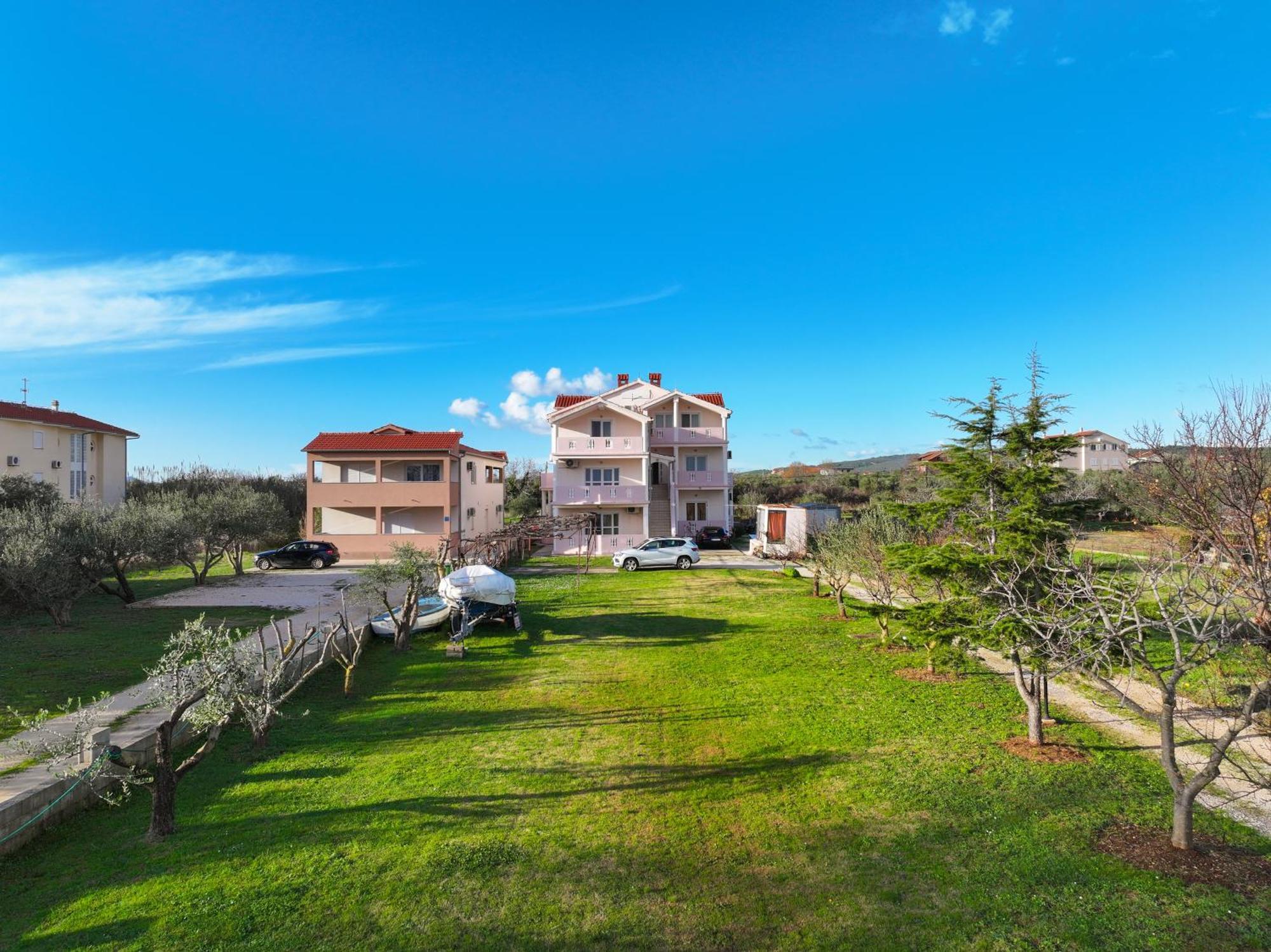 Beachfront Apartments Jermen Sukošan Exterior foto